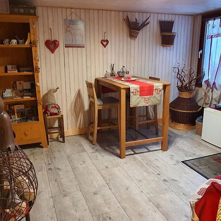 La Ferme De La-Haut B&B Le Haut-du-Them Екстер'єр фото