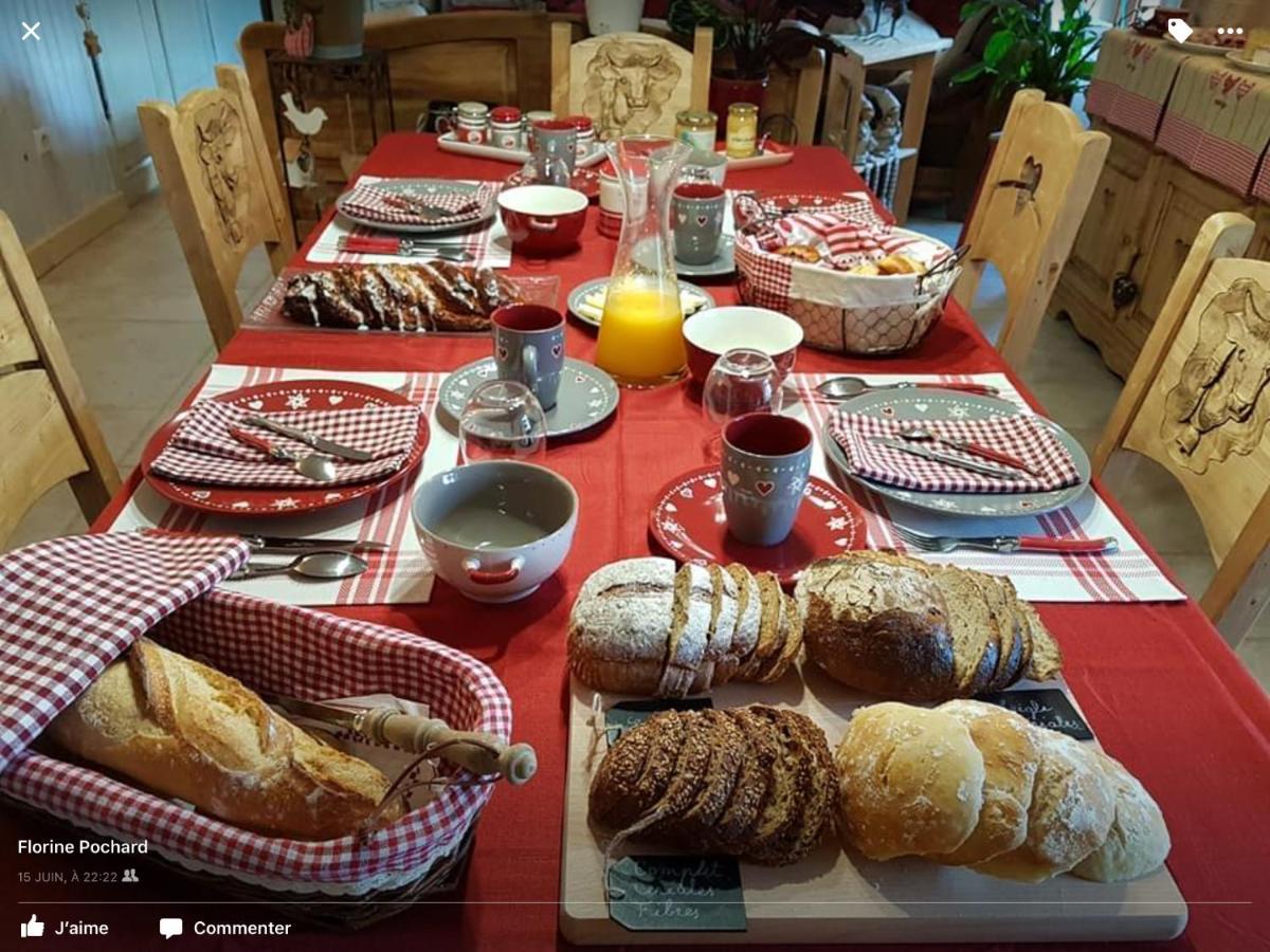 La Ferme De La-Haut B&B Le Haut-du-Them Екстер'єр фото